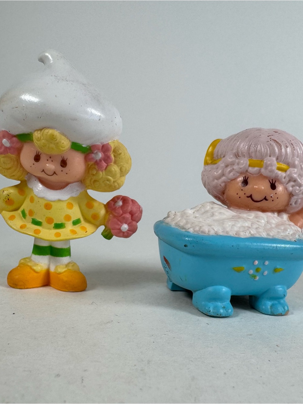 AGC Vintage Mini Strawberry Shortcake Figure Lemon Meringue Angel Cake Bathtub